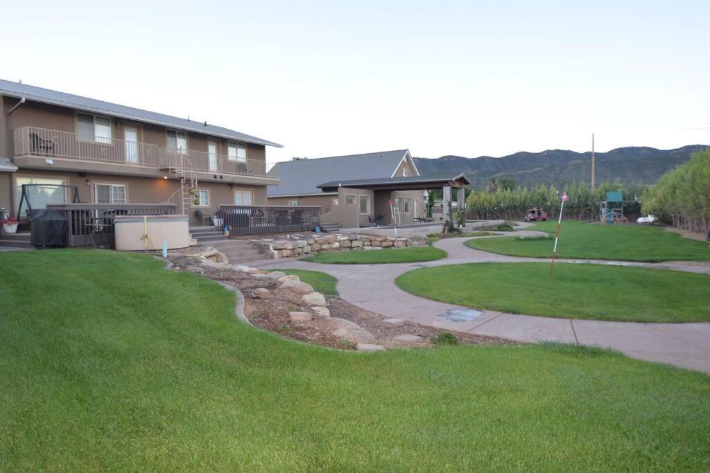 Tacit Shadow Resort Shangri-La King Suite, Gym, Coffee Bar, Hot-Tub, Free Laundry, Food Available 파로완 외부 사진